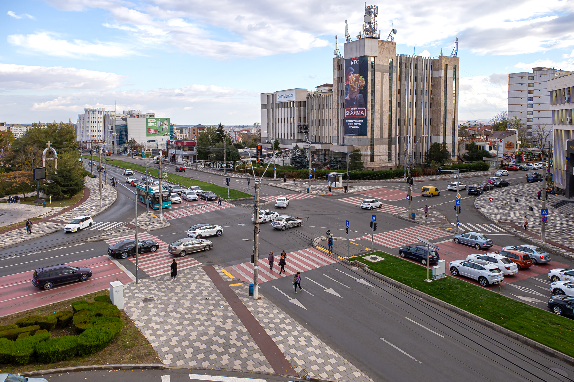 Pasaje rutiere în intersecțiile mari 