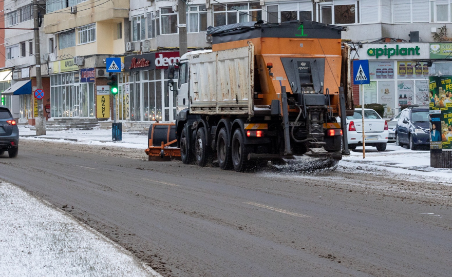 Acțiuni pentru deszăpezire și combatere a poleiului