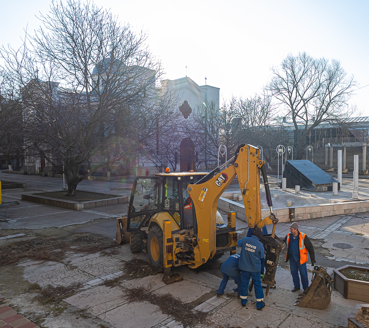 Au început lucrările de modernizare a piațetei de la Biserica Greacă