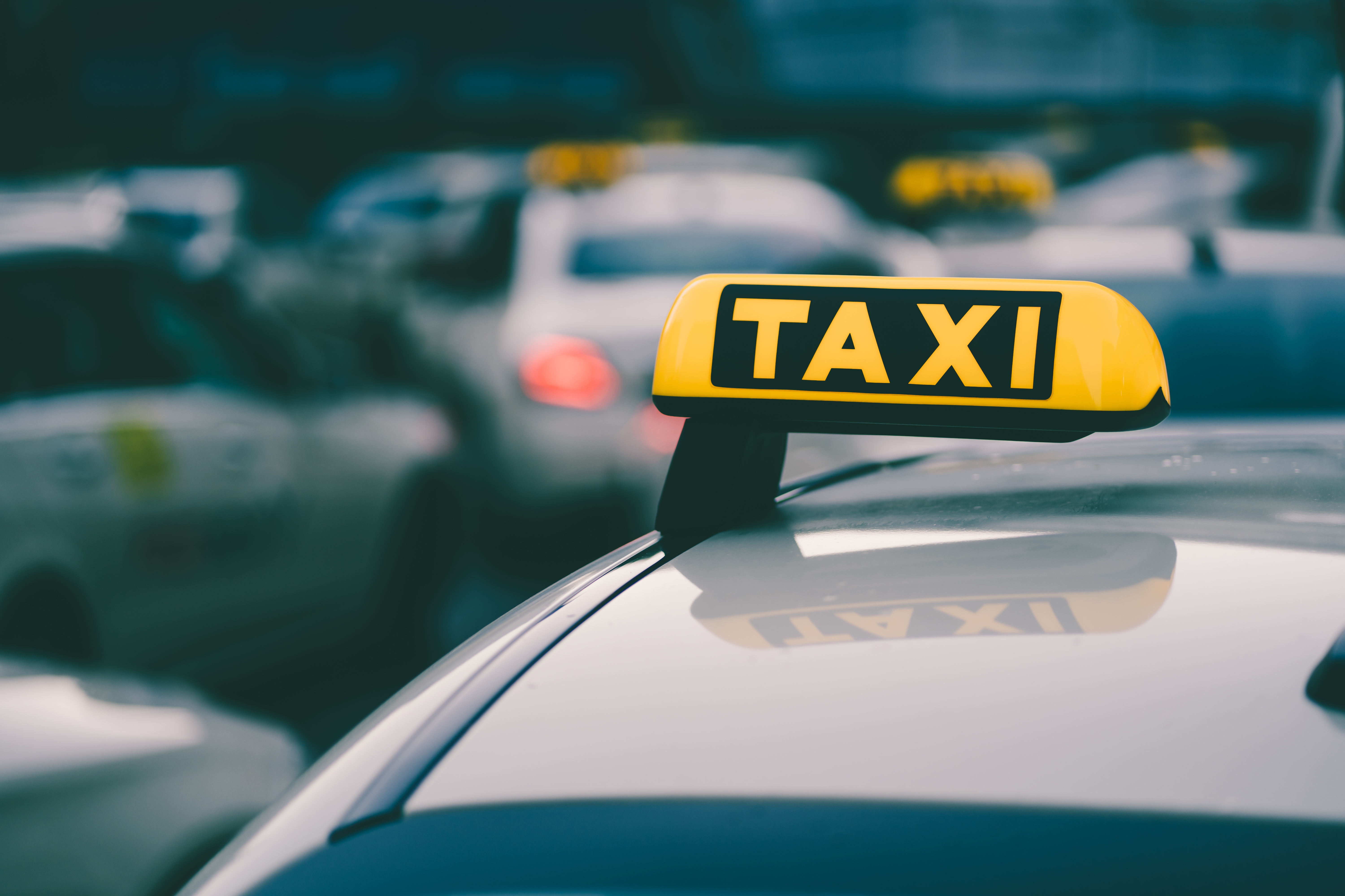 Scade cuantumul vizei anuale de taxi