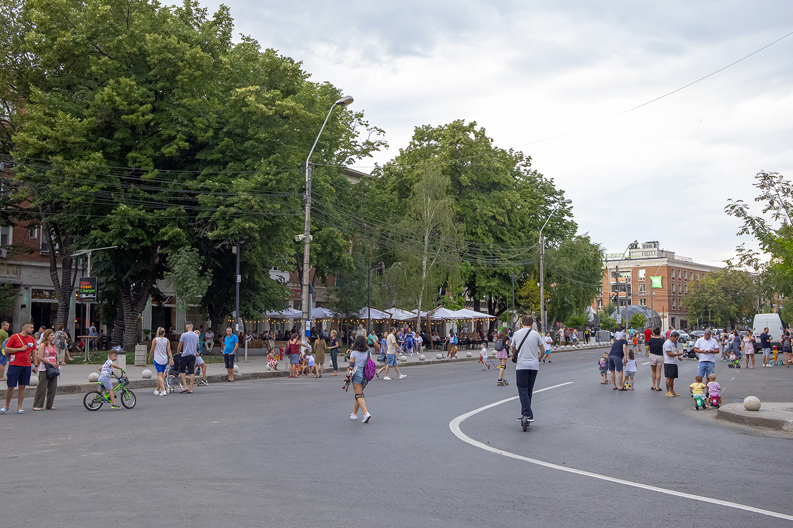 Zona Spicu - pietonală în weekend